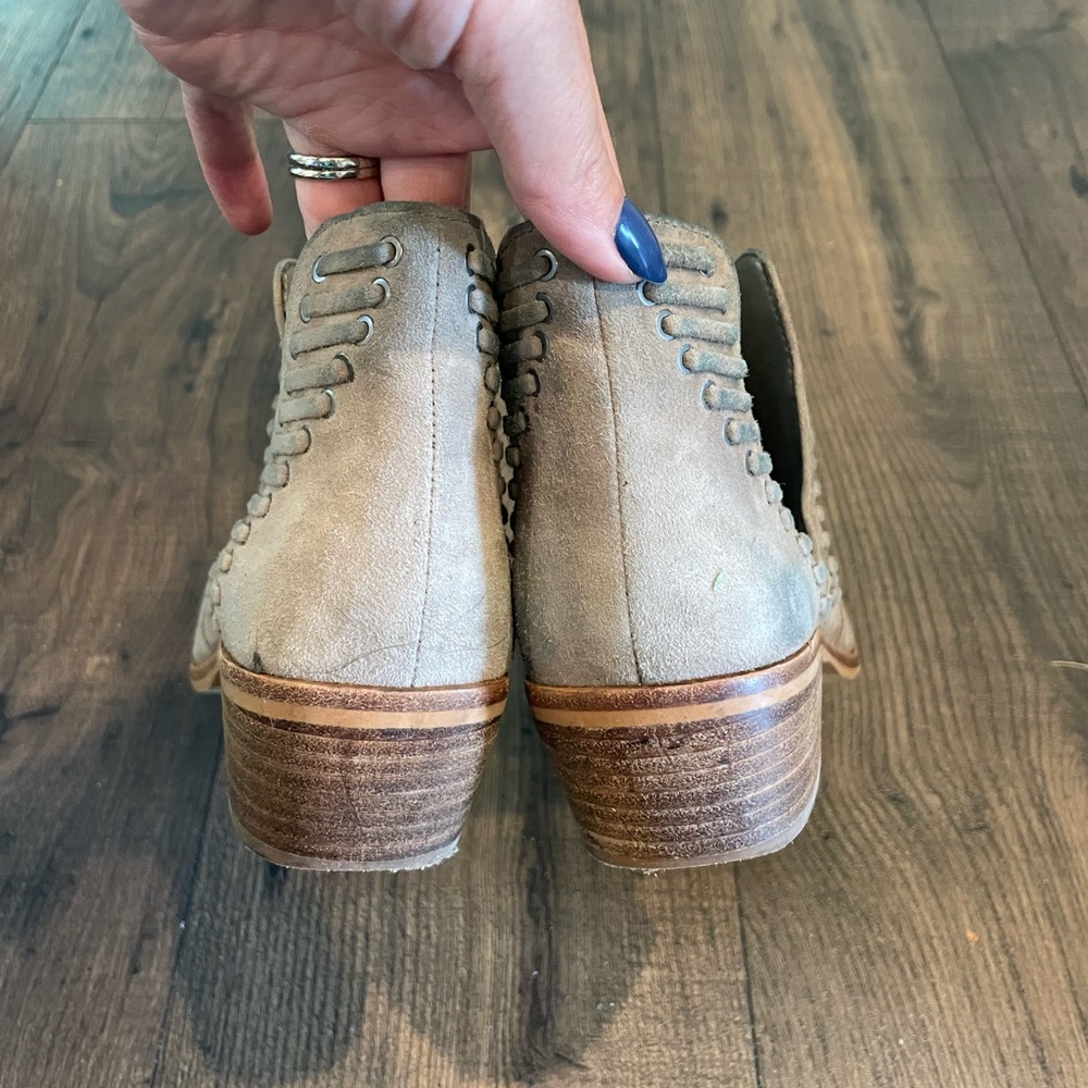 Vince Camuto Pevista Ankle Booties - Picture 4 of 7